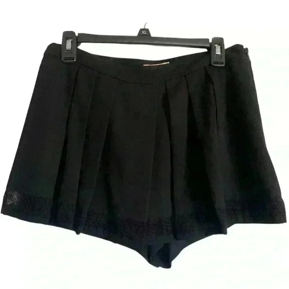 L'AGENCE PLEATED CREPE SHORTS US size 10 - Picture 3 of 12